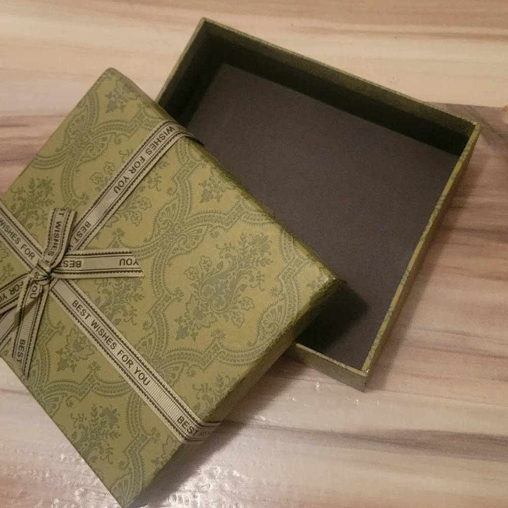 Elegant Green Gift Wrap with Ribbon